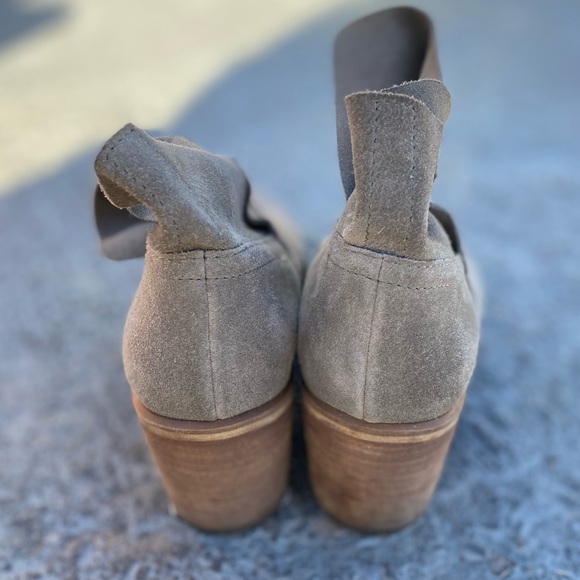 Stone beige suede booties - Picture 2 of 4